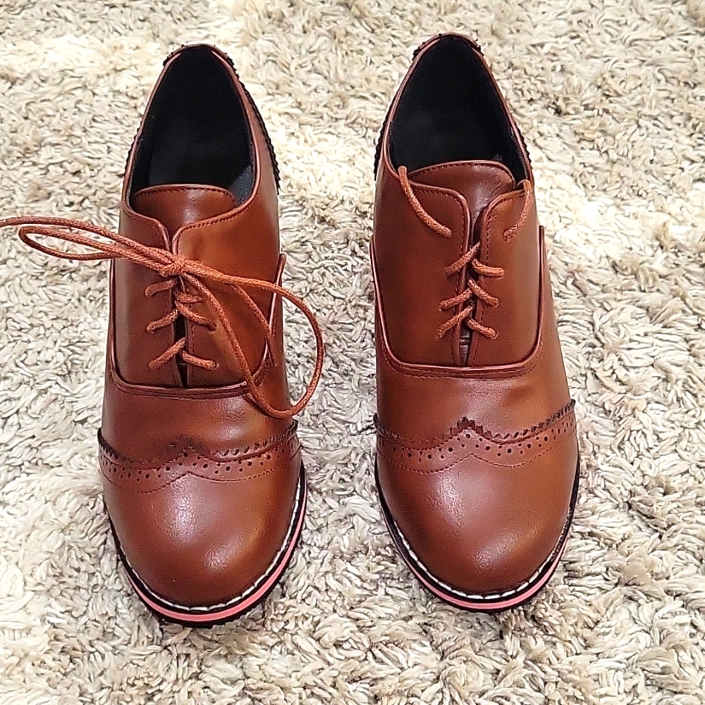 Women's brown loafer pump size 8